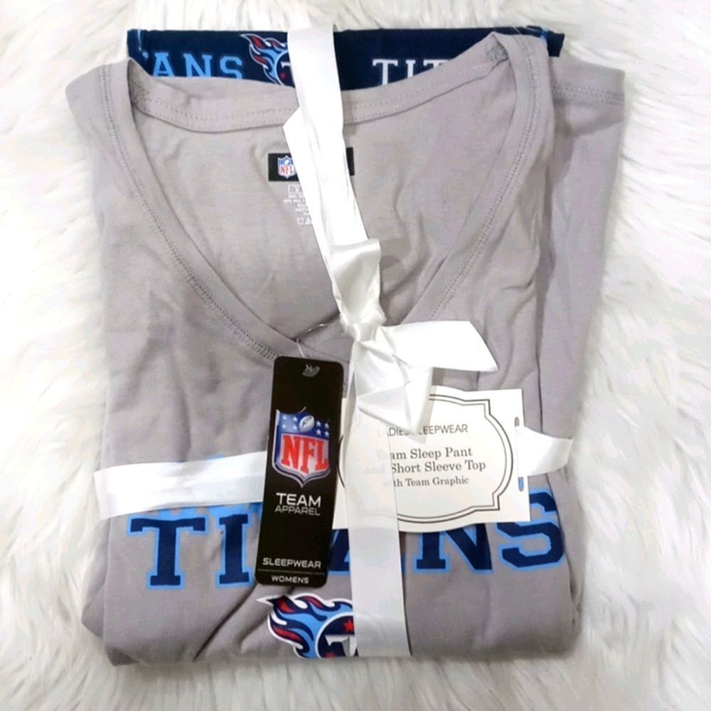 Ladies sleepwear